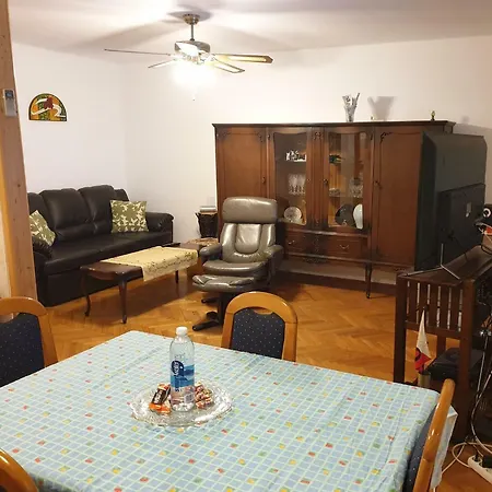 Sunny Day Apartmants Apartment Split